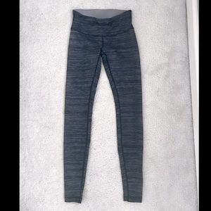 Lululemon leggings size 4, like new